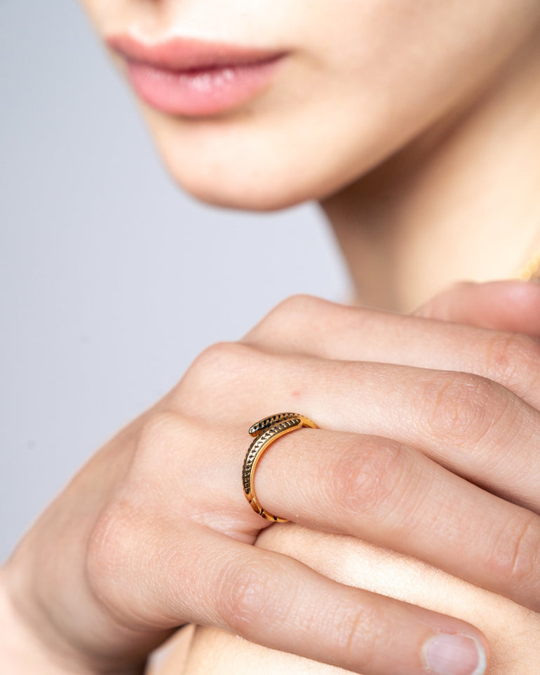 Anillos - Anillo golden leaves - Everyday jewels to inspire | TAGSS