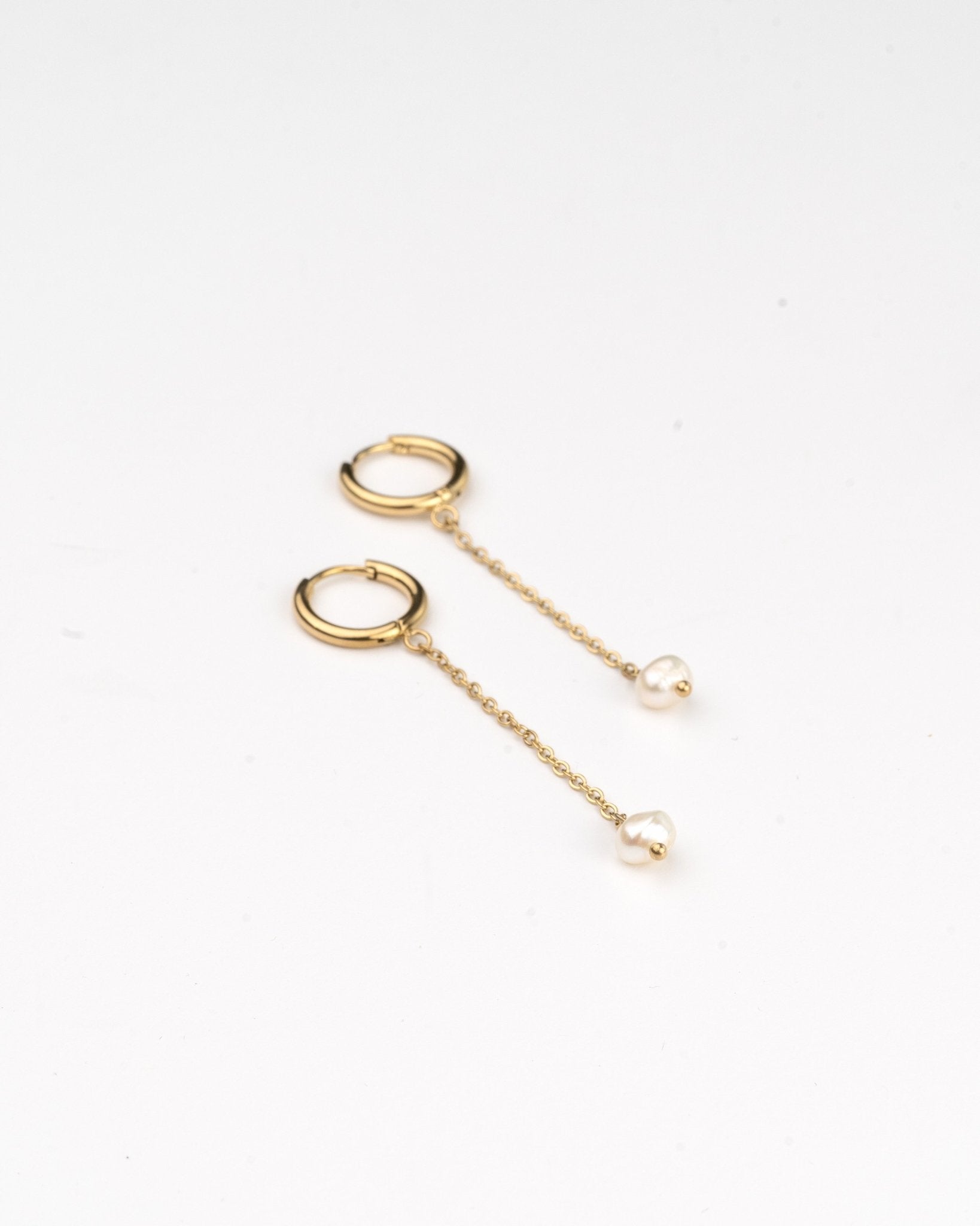 Pendientes - Pendientes golden pearl chain - Everyday jewels to inspire | TAGSS