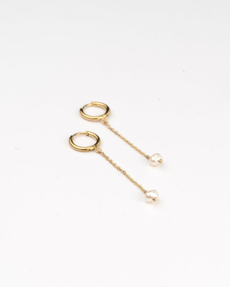 Pendientes - Pendientes golden pearl chain - Everyday jewels to inspire | TAGSS