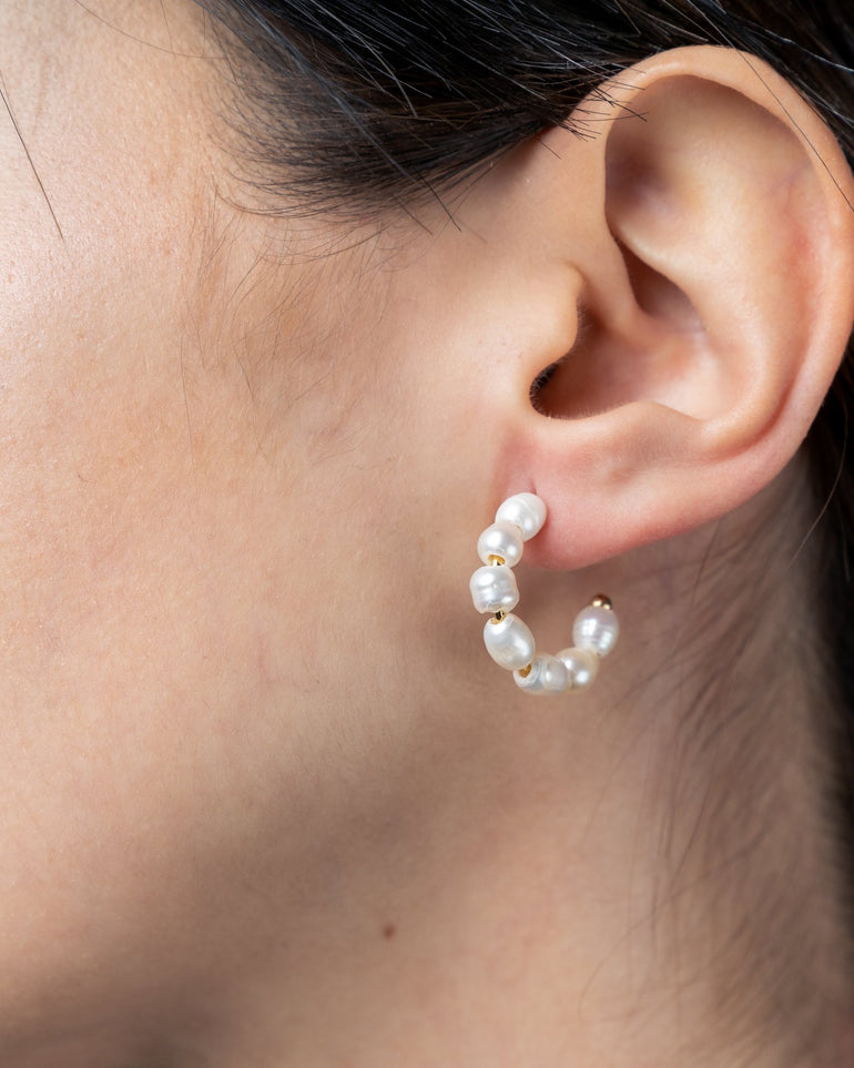 Pendientes - Pendientes pearl hoops - Everyday jewels to inspire | TAGSS